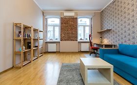 Light And Spacious Apartment On Gazova Str